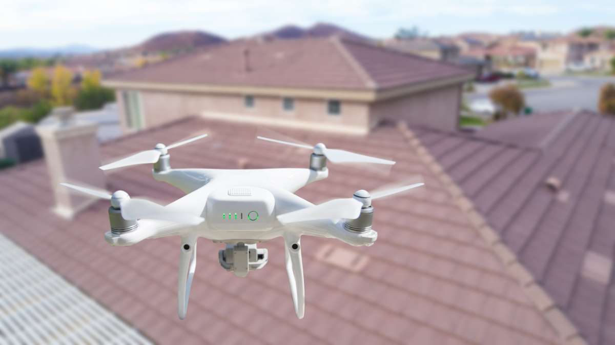 専用の機器やドローンを駆使した精密な調査