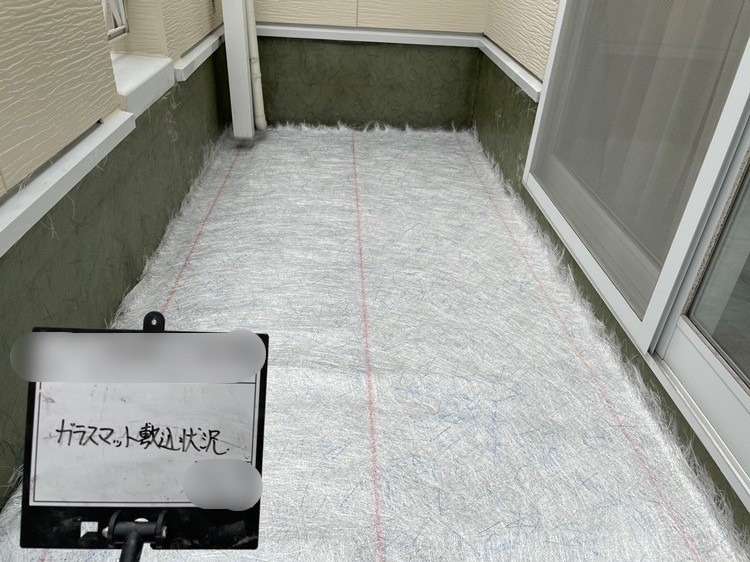 ガラスマット敷込